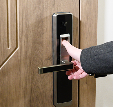 智能家居門(mén)鎖電機控制系統